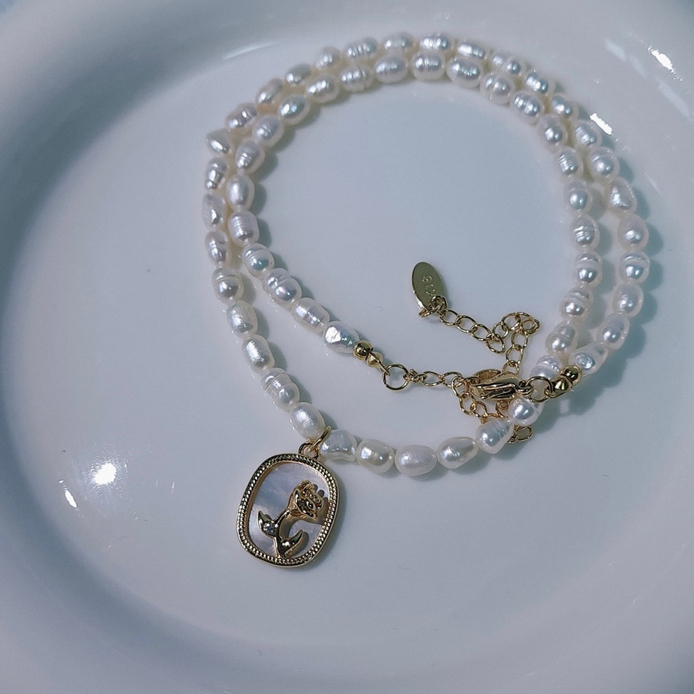 Freshwater pearl with gold rosy necklace